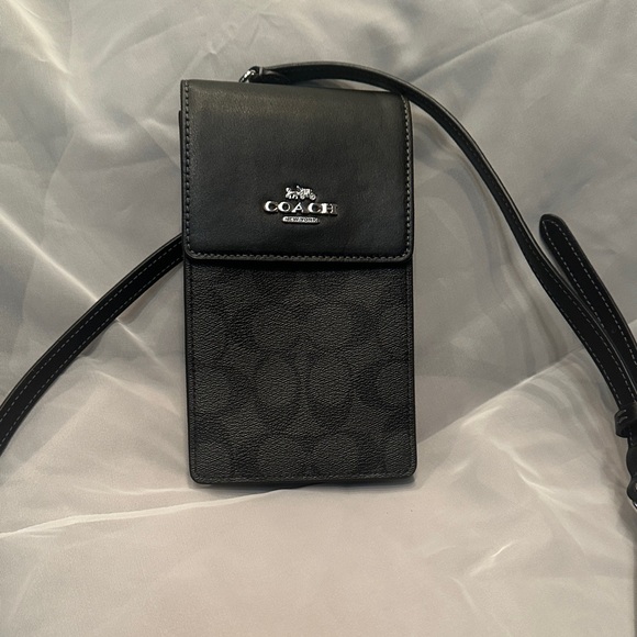 Coach Black Mini Bag Sleek Crossbody Essential - Picture 1 of 8